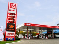 Carrefour Express na stacjach Lukoil